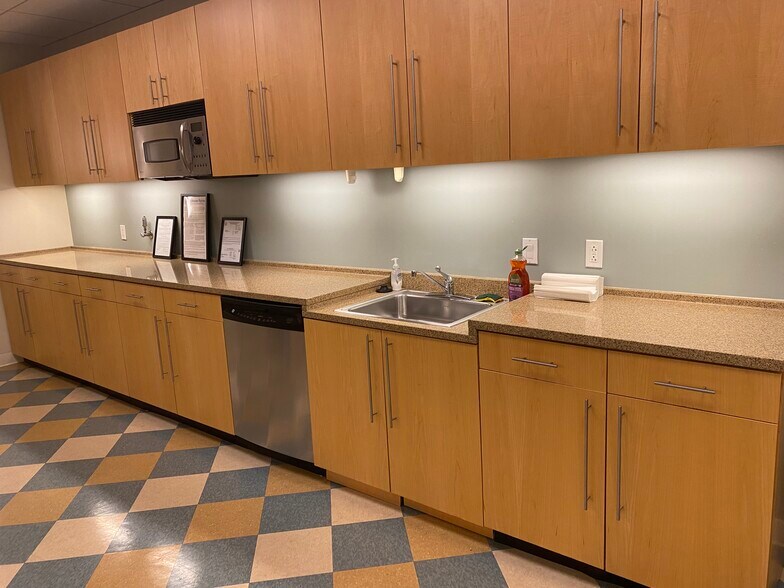 More Photos Of 1727-1729 King St, Alexandria Office For Lease