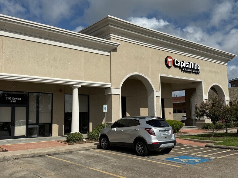 More Photos Of 3195 Dowlen Rd, Beaumont Storefront For Lease