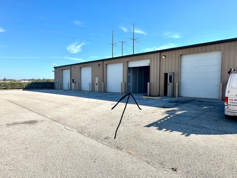 Primary Photo Of 1479-1491 Resmondo Dr, Lake Wales Warehouse For Lease