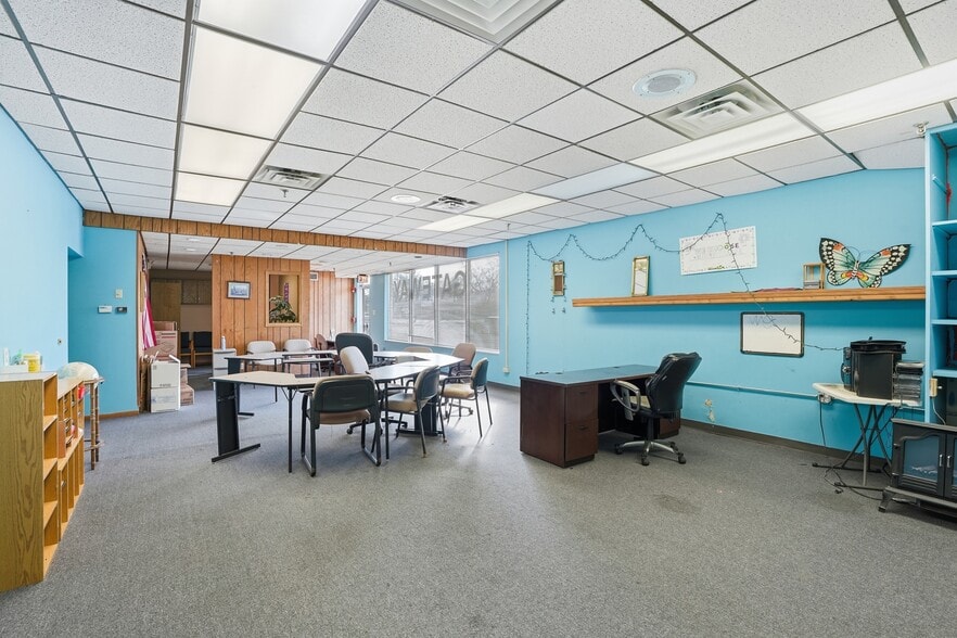 More Photos Of 17704-17718 Oak Park Ave, Tinley Park Office For Sale