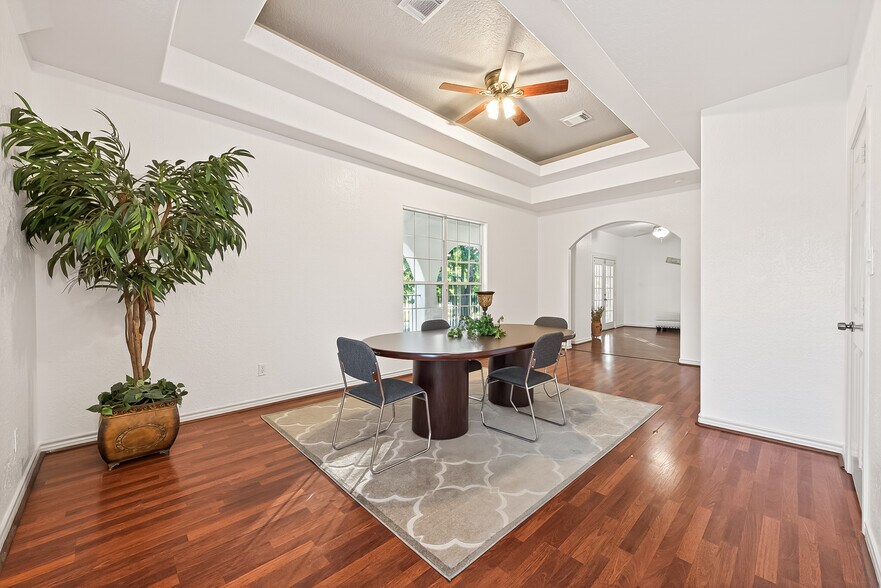 More Photos Of 21832 Rayford Rd, Humble Office For Sale