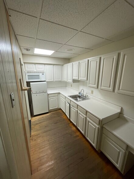 More Photos Of 2701 Cowpath Rd, Hatfield Office Residential For Lease