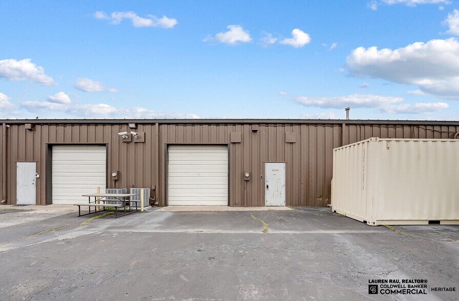 More Photos Of 400-460 Fame Rd, Dayton Light Distribution For Lease