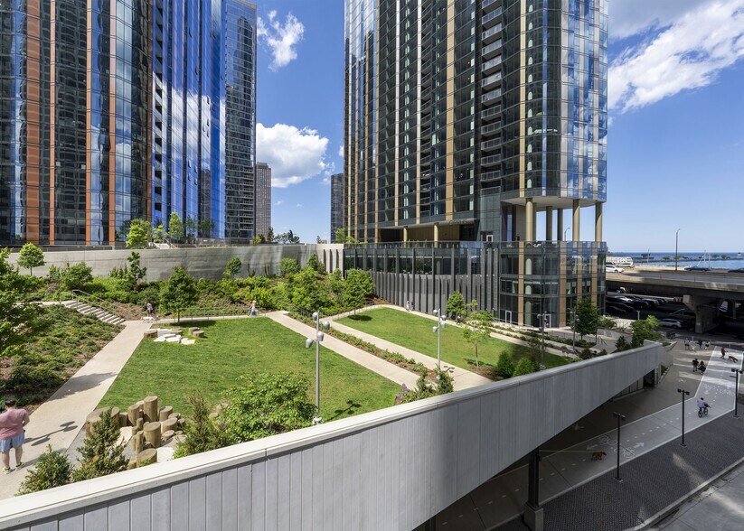 More Photos Of 211 N Harbor Dr, Chicago Apartments For Lease