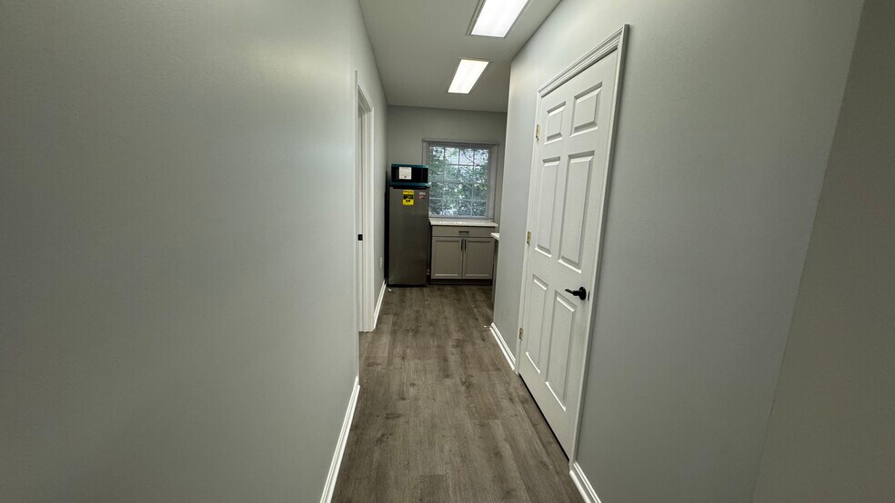 More Photos Of 722 Grant St, Herndon Medical For Sale