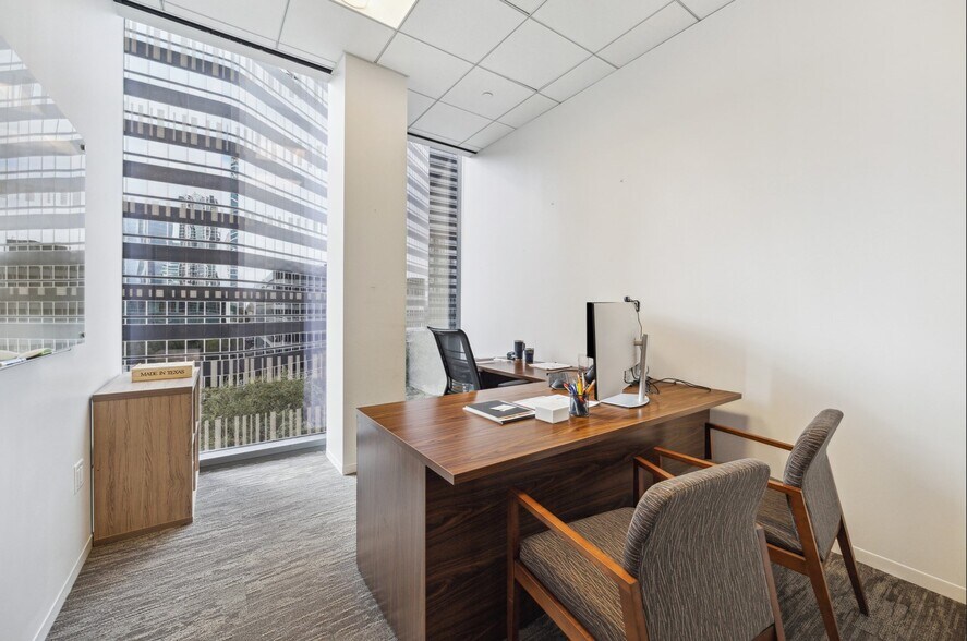 More Photos Of 1800 Post Oak Blvd, Houston Office For Lease