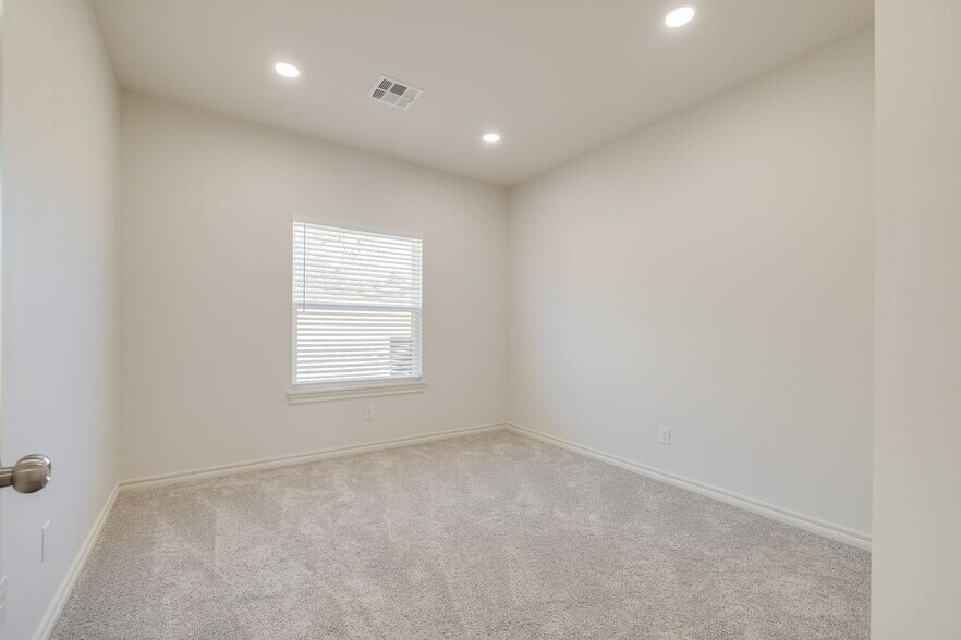 More Photos Of 1010 Lovers Lane ln, Perkins Apartments For Sale