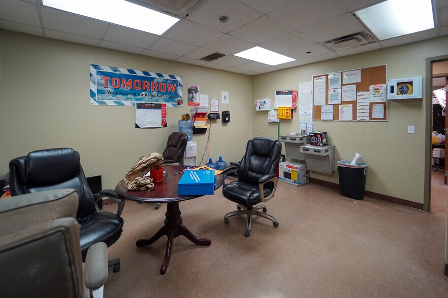 More Photos Of 8609 Lone Tree Rd, Victoria Industrial For Sale