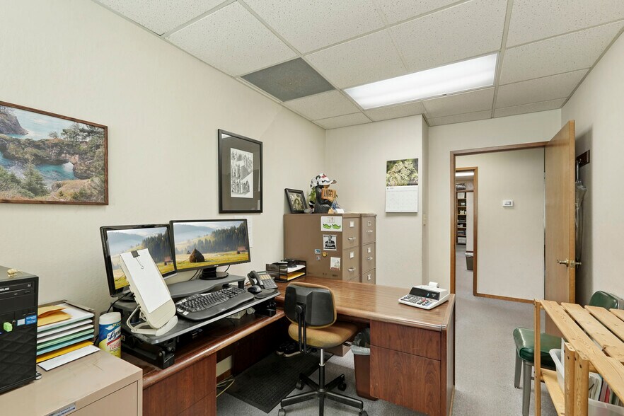 More Photos Of 1820 W Kettleman Ln, Lodi Office For Sale