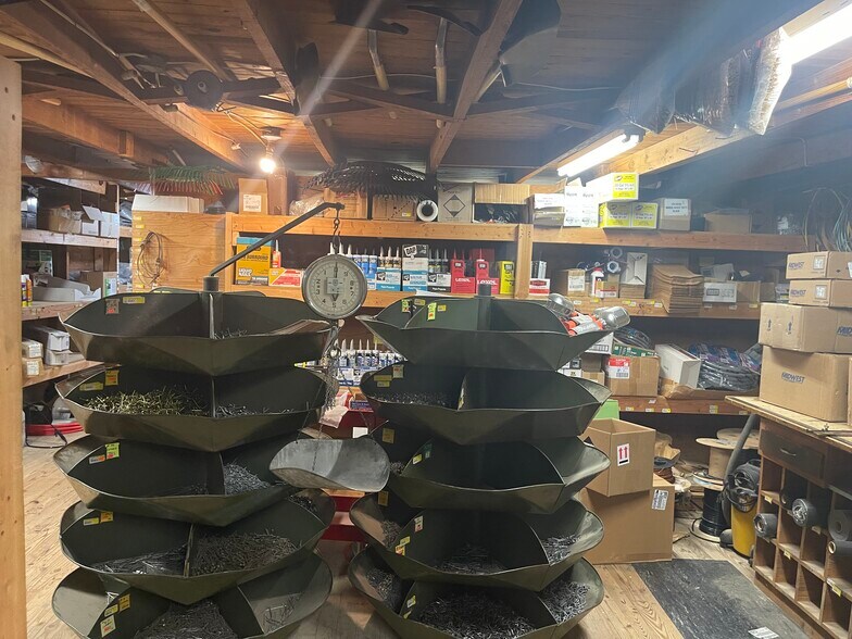 More Photos Of 626 Hunter Ave, Boswell Flex For Sale