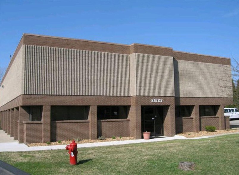 More Photos Of 21223 Hilltop St, Southfield Research And Development For Sale