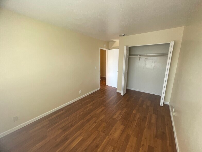 More Photos Of 1093 Del Rio Circle, Concord Apartments For Sale