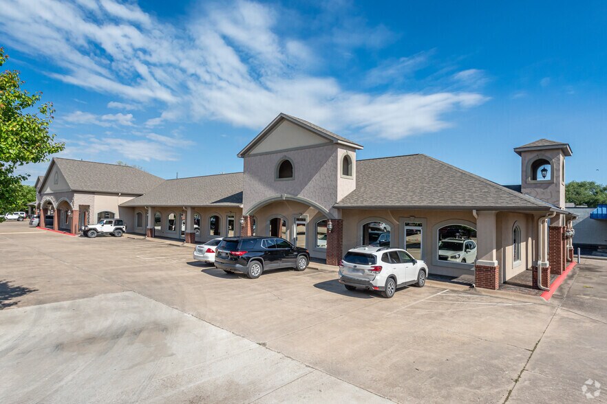 Primary Photo Of 807 SW I St, Bentonville Office For Lease