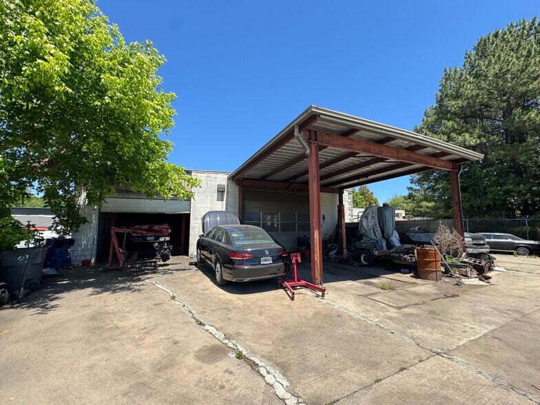 More Photos Of 4050 Lawrenceville Hwy NW, Lilburn Auto Repair For Sale