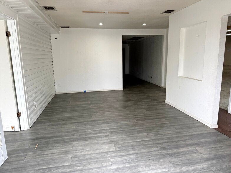 More Photos Of 7218-7234 Eckhert Rd, San Antonio Warehouse For Lease