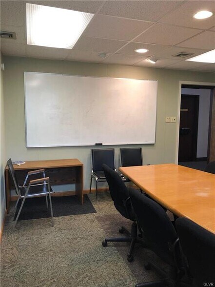 More Photos Of 860 Broad St, Emmaus Light Manufacturing For Lease