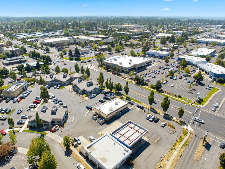 More Photos Of 583 NE Bellevue Dr, Bend Fast Food For Sale