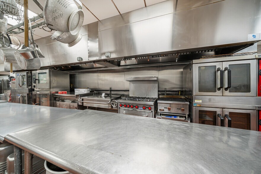 More Photos Of 3177 French Rd, De Pere Restaurant For Sale