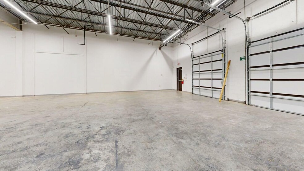 More Photos Of 2701-2709 Noblin Rd, Raleigh Light Distribution For Lease