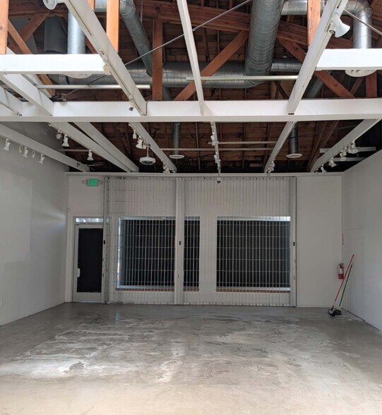 More Photos Of 138-144 S La Brea Ave, Los Angeles Storefront Retail Office For Lease