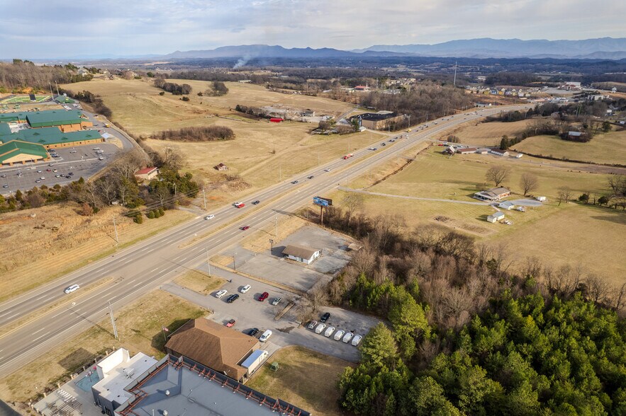 More Photos Of 2851 Winfield Dunn Pky, Kodak Land For Lease