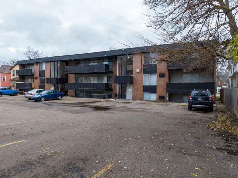 More Photos Of 814-816 W Walnut St, Kalamazoo Apartments For Sale