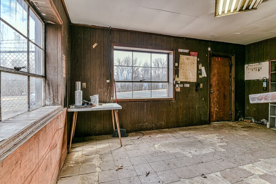 More Photos Of 314 Monmouth Rd, Millstone Township Land For Lease