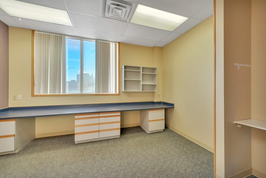 More Photos Of 5116 52 St, Red Deer Storefront Retail Office For Sale