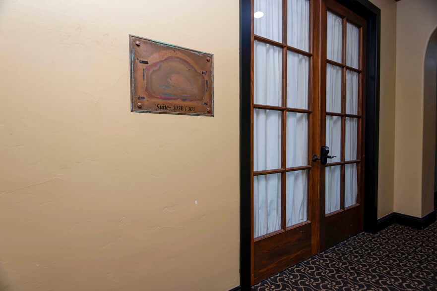 More Photos Of 1531 E Bradford Pky, Springfield Medical For Lease