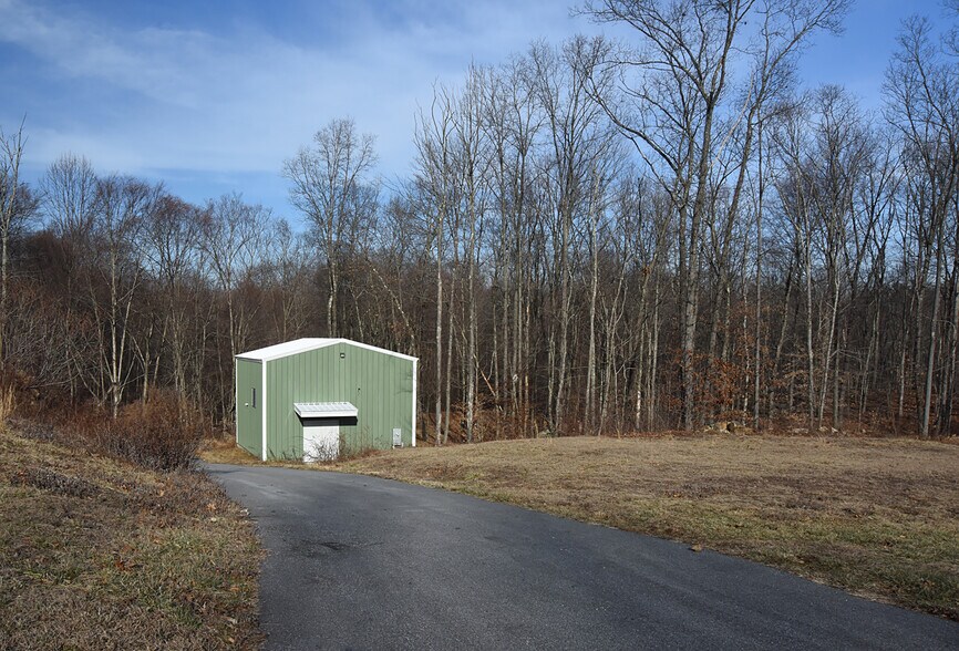 More Photos Of 206 E High St, East Hampton Land For Sale