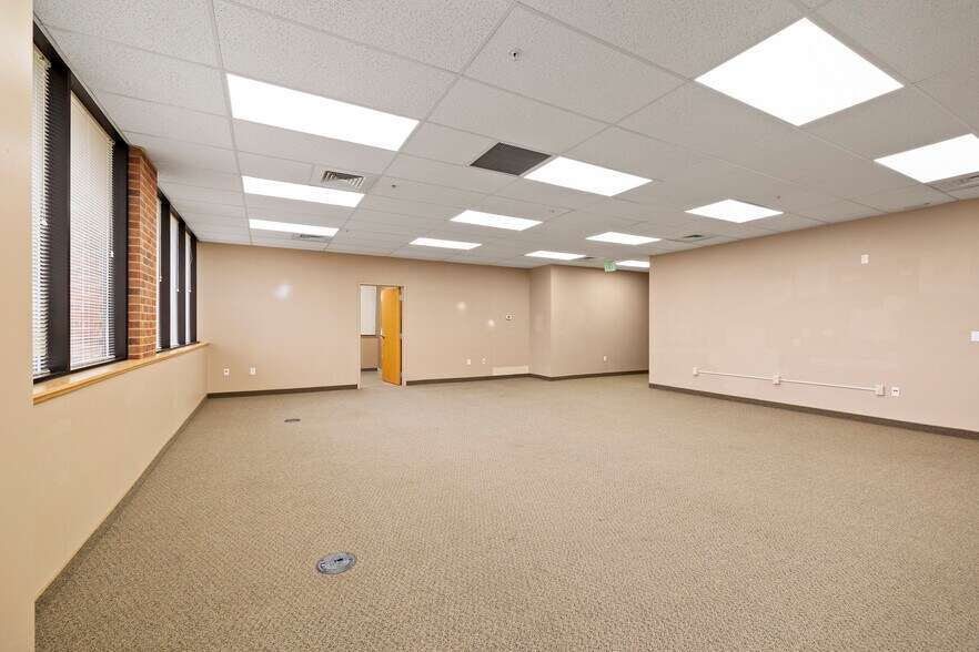 More Photos Of 3850 N Grant Ave, Loveland Medical For Lease