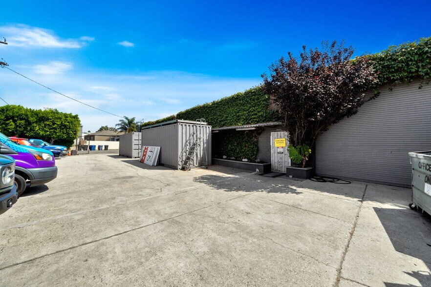 More Photos Of 1001 Goodrich Blvd, Commerce Warehouse For Sale