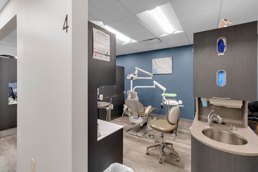 More Photos Of 4233-4227 Maple Rd, Buffalo Medical For Sale