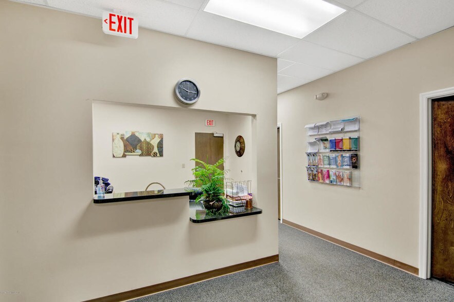 More Photos Of 930 Harper Blvd SW, Melbourne Medical For Lease