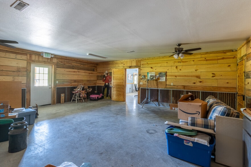 More Photos Of 10516 Highway 58, Ooltewah General Retail For Sale