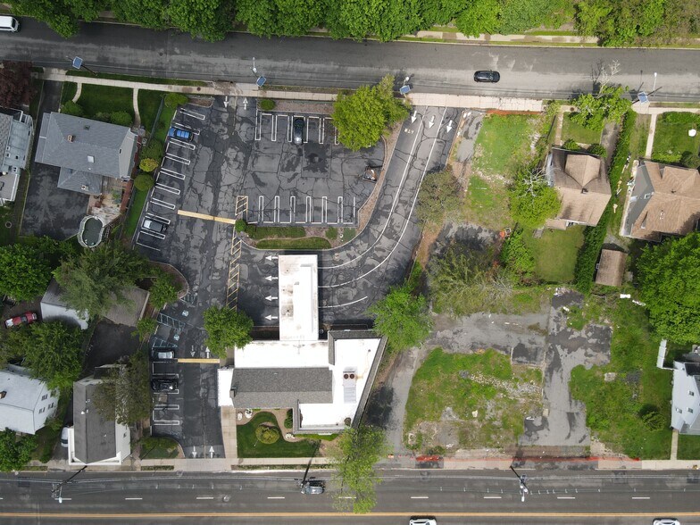 More Photos Of 27 Bloomfield Ave, North Caldwell Medical For Sale