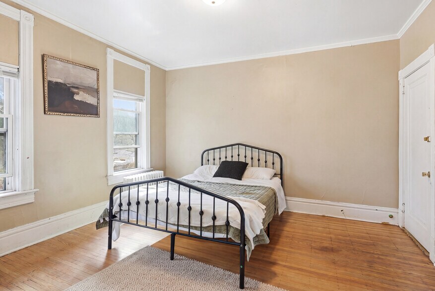 More Photos Of 940 3rd St E, Saint Paul Apartments For Sale