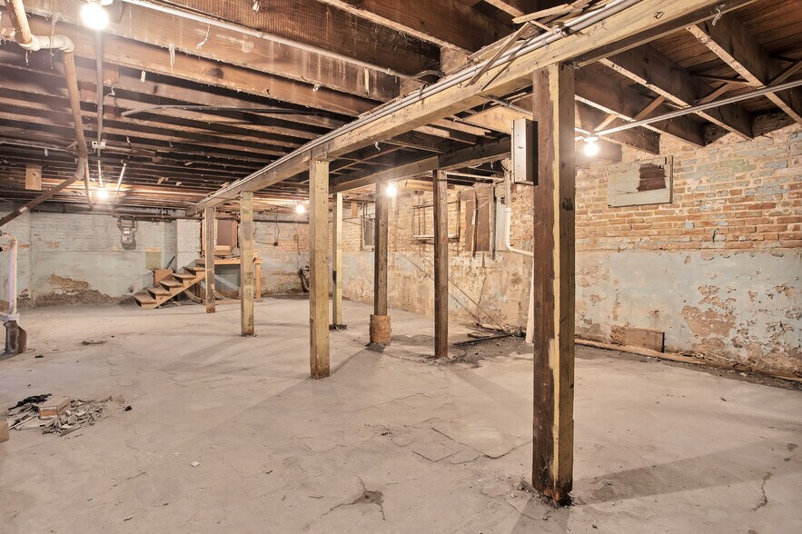 More Photos Of 6743-6753 S Western Ave, Chicago Auto Dealership For Lease