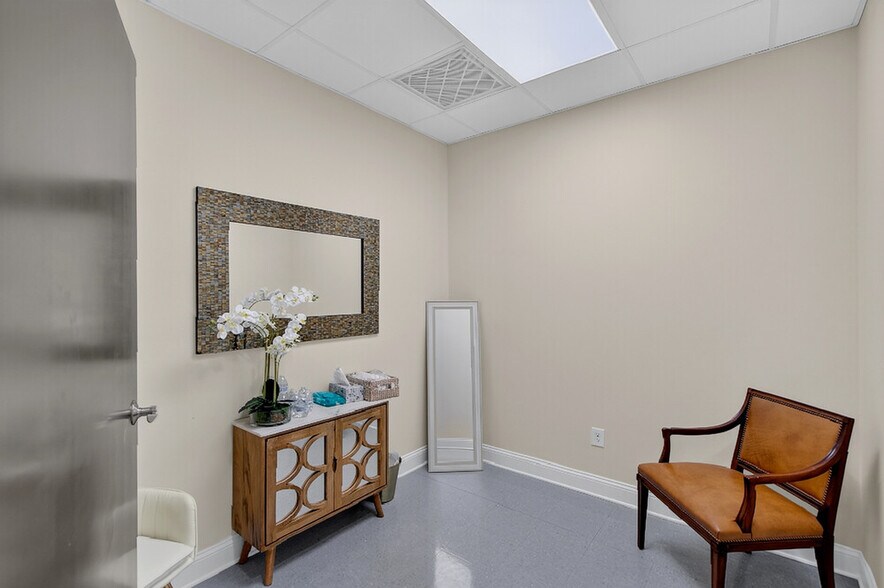More Photos Of 1930 Charlie Hall Blvd, Charleston Medical For Lease