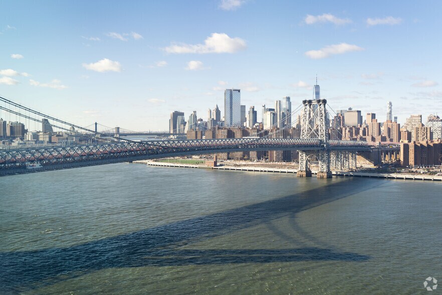 More Photos Of 300 Kent Ave, Brooklyn Office For Lease