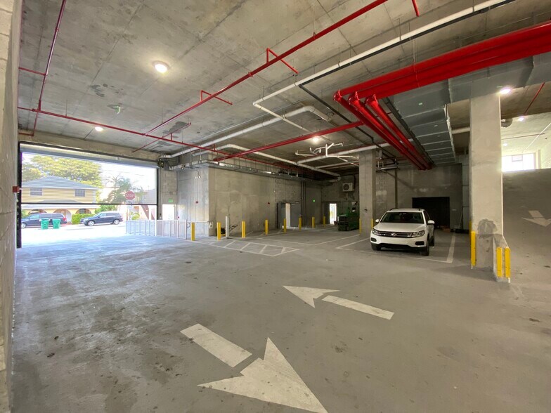 More Photos Of 420 SW 7th St, Miami Office For Lease