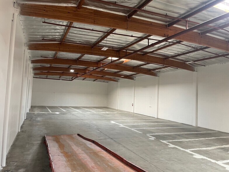 More Photos Of 2945 Columbia St, Torrance Industrial For Sale