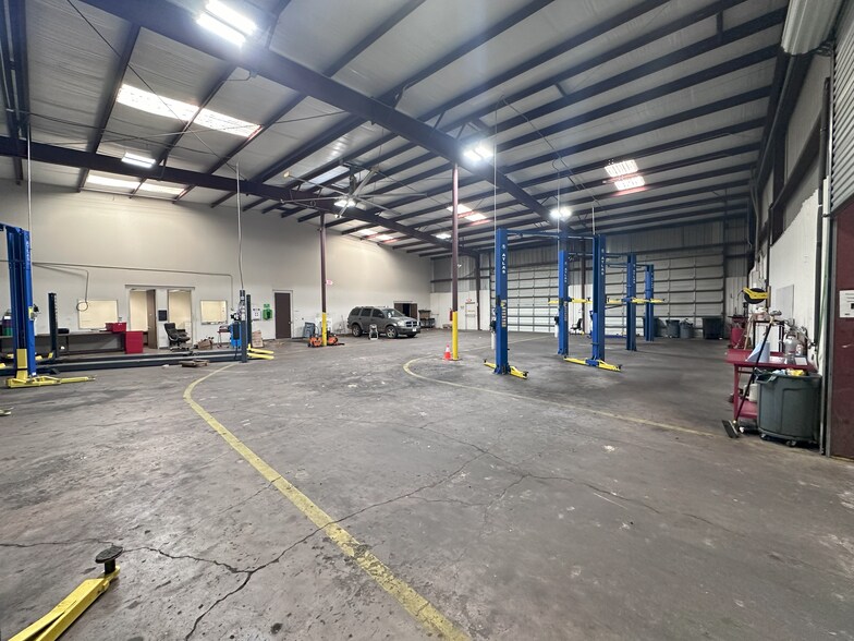 More Photos Of 10016 N US 59 Hwy, Houston Manufacturing For Sale