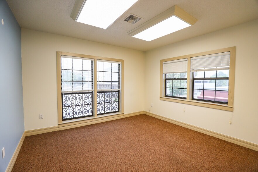 More Photos Of 305 SE 2nd Ave, Gainesville Office For Lease