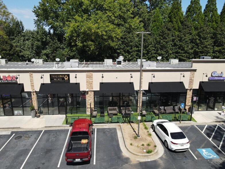 More Photos Of 11890 Douglas Rd, Alpharetta Storefront For Lease