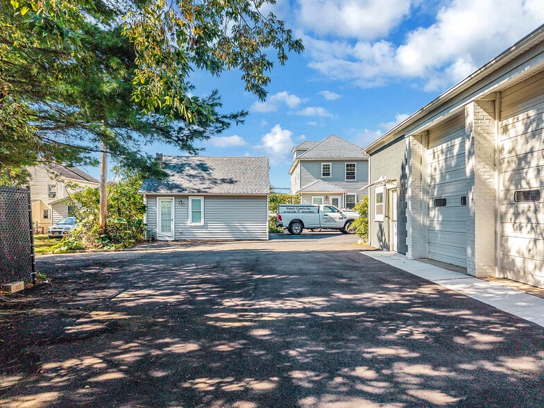 More Photos Of 14-18 Third E Ldl St, Patchogue Flex For Sale