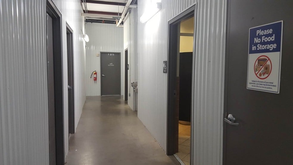 More Photos Of 4303 S Bowen Rd, Arlington Self Storage For Lease