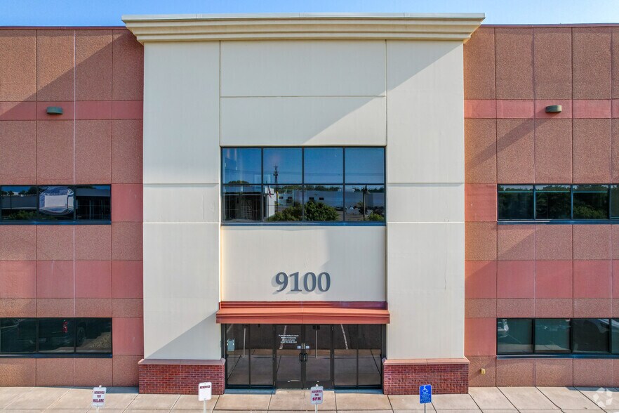 More Photos Of 9100 85th Ave N, Brooklyn Park Warehouse For Sale