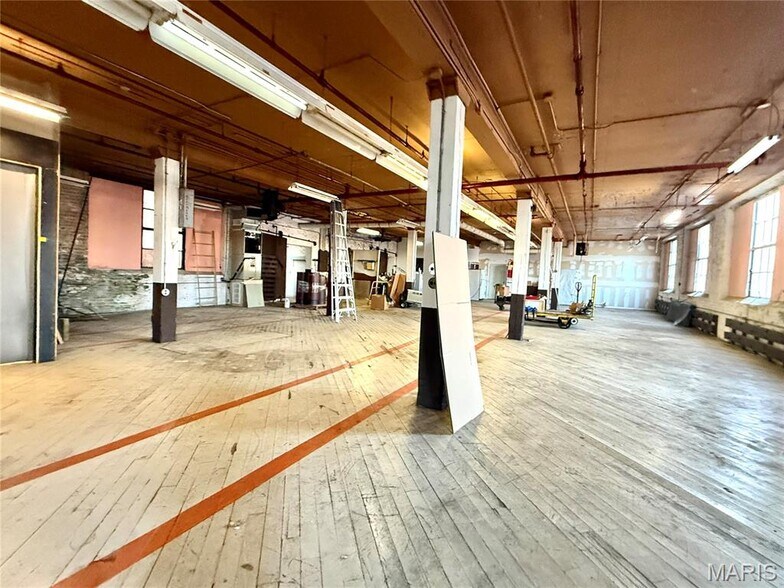 More Photos Of 160 N Main St, Saint Clair Industrial For Sale