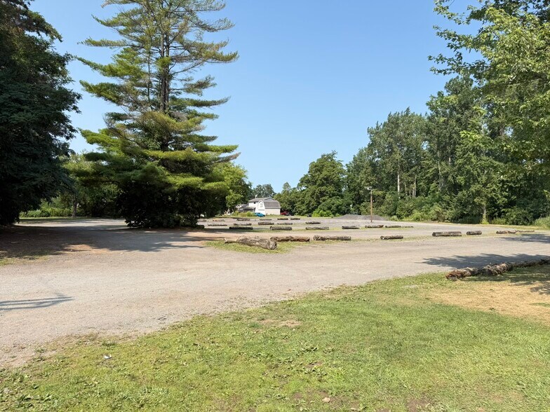 More Photos Of 7240-7286 Oswego Rd, Liverpool Restaurant For Sale